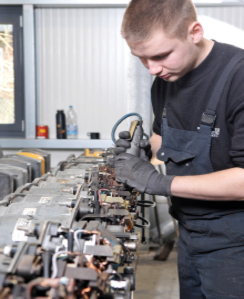 Instandsetzung von Anlassern und Lichtmaschinen Instandsetzung von Anlassern und Lichtmaschinen